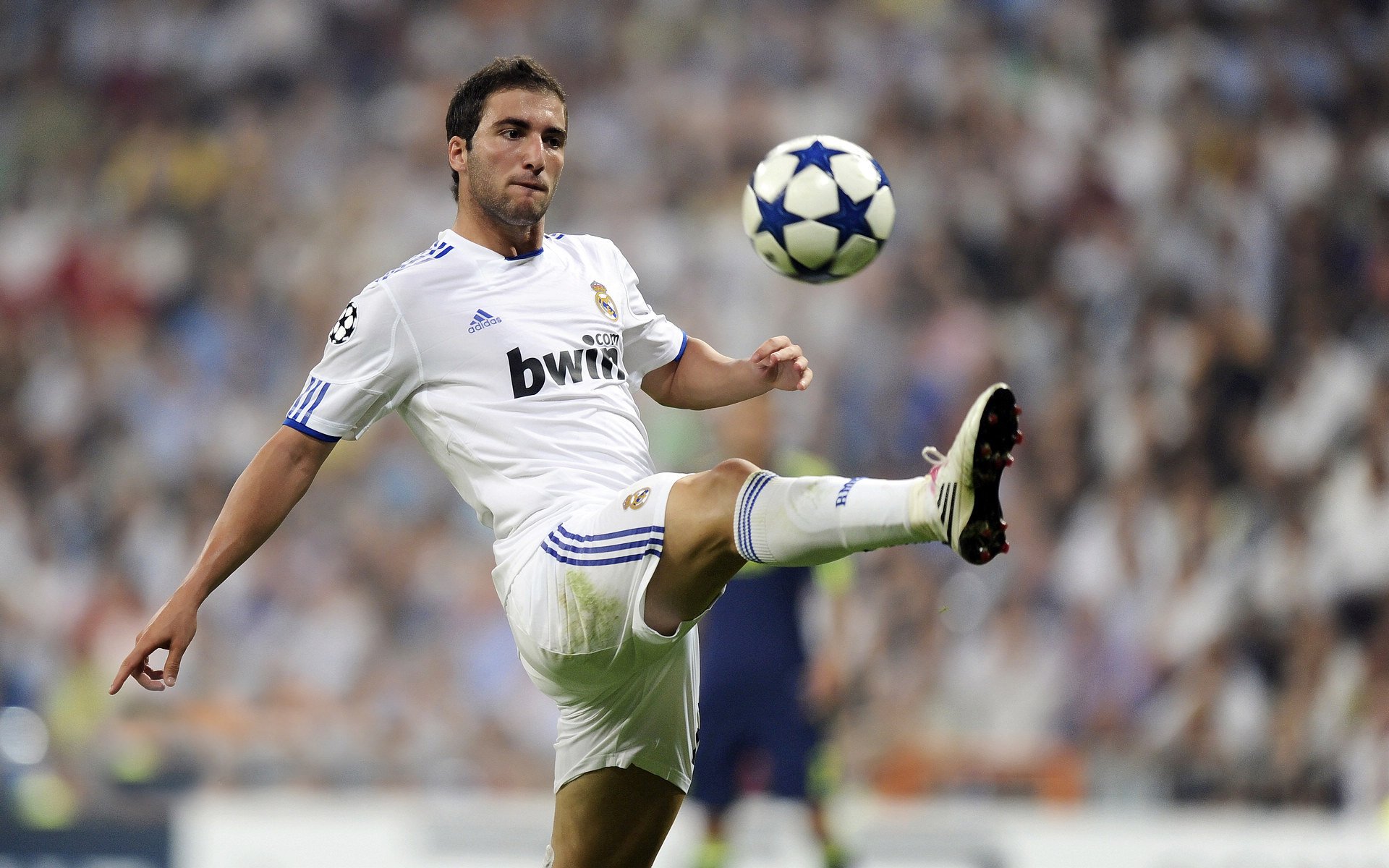 无锋阵的喘息,沉默的震撼!孔德高能输出改写西德战术对话