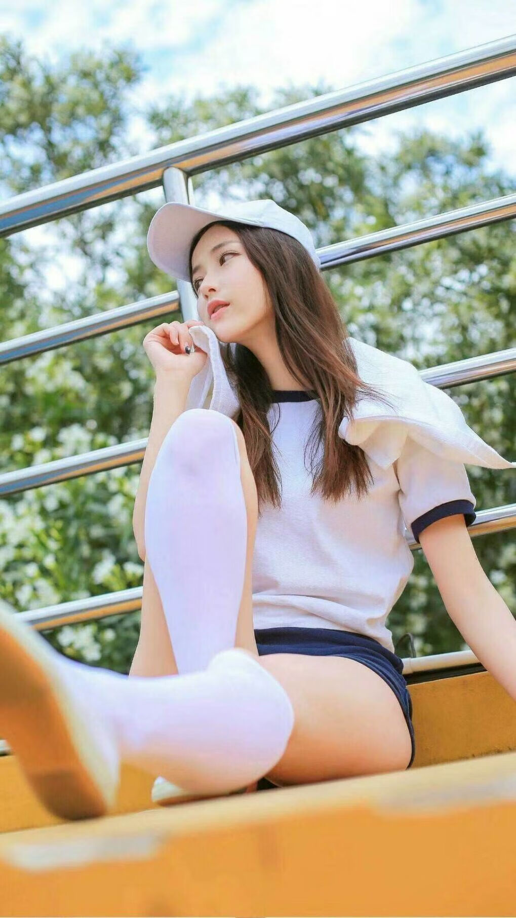 开云体育官网-统治者自赛场降临，黄蜂全面压制，戈贝尔接管F1街道赛